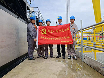 業(yè)主給華新機電黨員突擊隊頒了“金牌”！